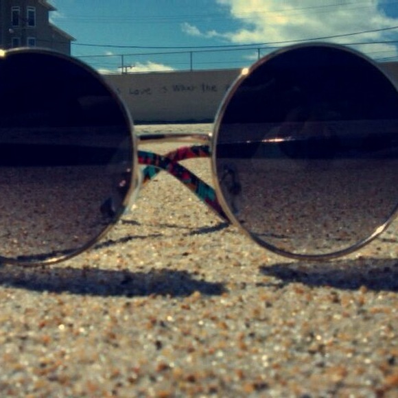 Meet your Posher, Julia - Picture 1 of 1